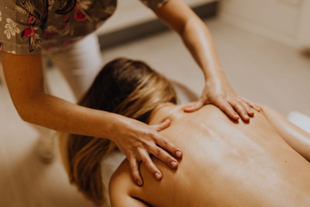 Boek nu je energetische massage en ervaar hoe de energie daarna weer door je lichaam vloeit, zodat het de balans en het zelfgenezend vermogen herstelt.